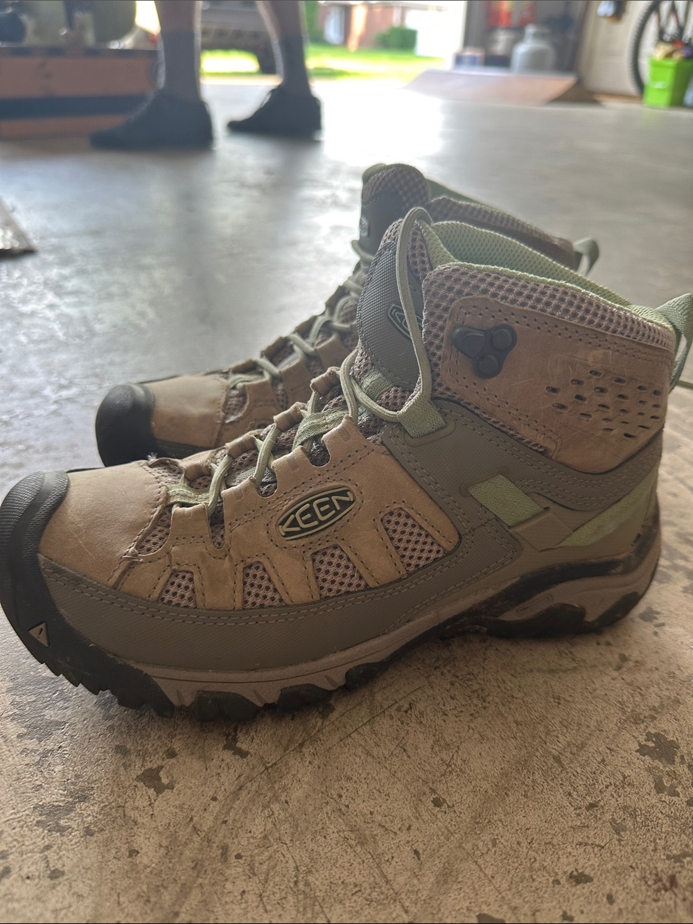 Keen Hiking Boots: Womens